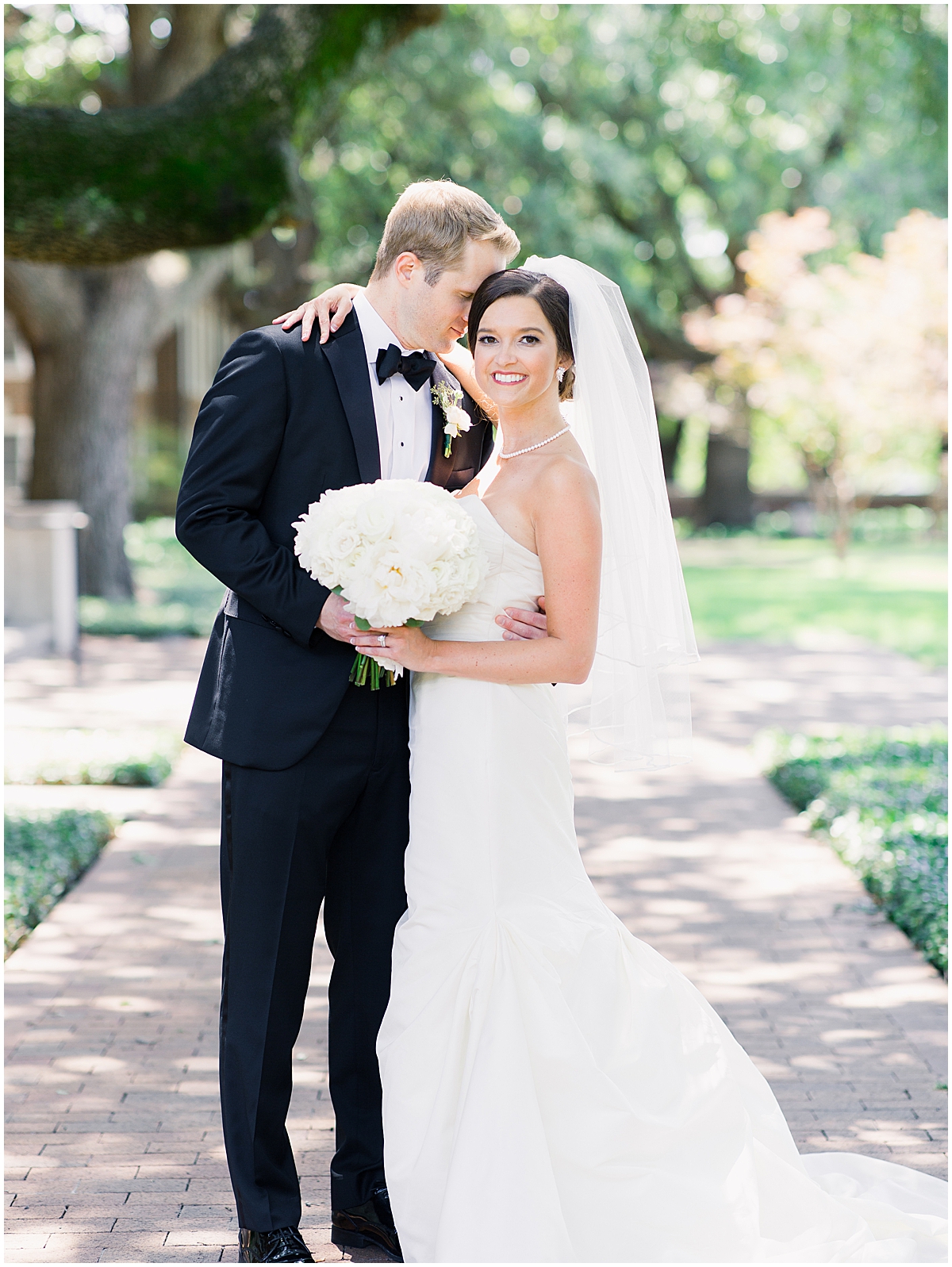 Bride and groom | Perkins Chapel SMU Wedding Dallas Texas Photographer Mary Talamantes