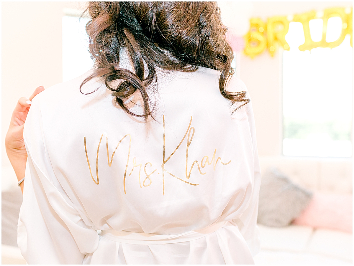 Getting ready bridesmaids bride portraits | Knotting Hill Wedding Little Elm Texas Photography by Mary Talamantes