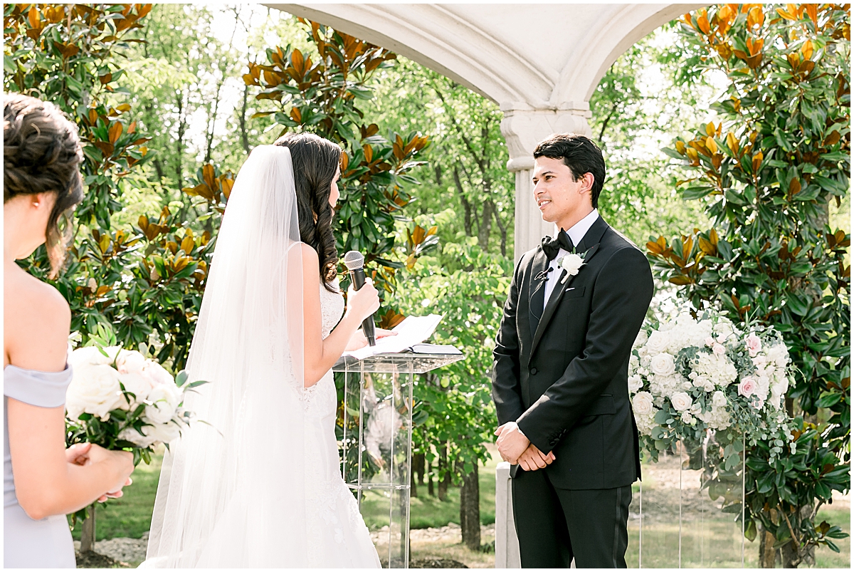 Outdoor garden ceremony | Knotting Hill Wedding Little Elm Texas Photography by Mary Talamantes